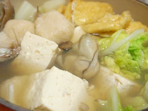 ヘルシー！豆腐と油揚げと野菜のシンプル塩鍋